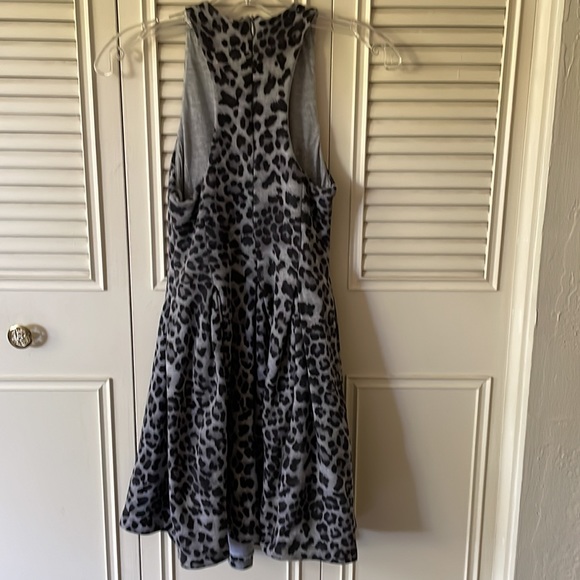 Heather Snow Leopard Dress - Picture 4 of 4